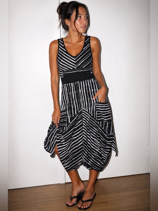 Inizio Dresses & Skirts - Striped V-Neck Black & White Midi Dress with Waistband